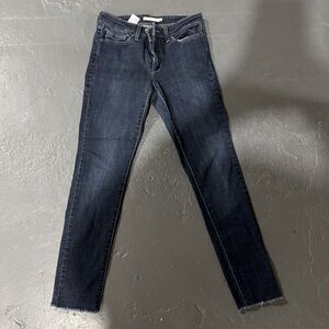 Levi's Women's Skinny Jeans in Dark Indigo Blue